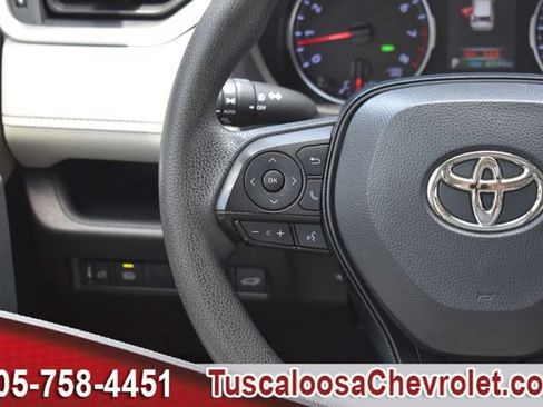 Used 2019 Toyota RAV4 XLE w/ Convenience Package FWD image 28