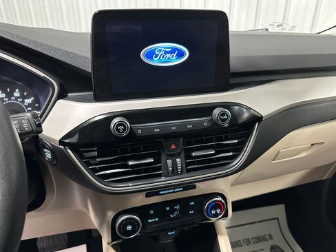 Used 2022 Ford Escape SE AWD/4WD image 12