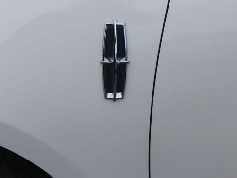 Used 2010 Lincoln MKS FWD image 3