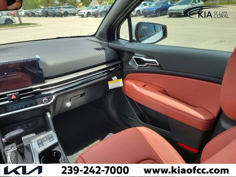 New 2026 Kia Sportage SX FWD image 17