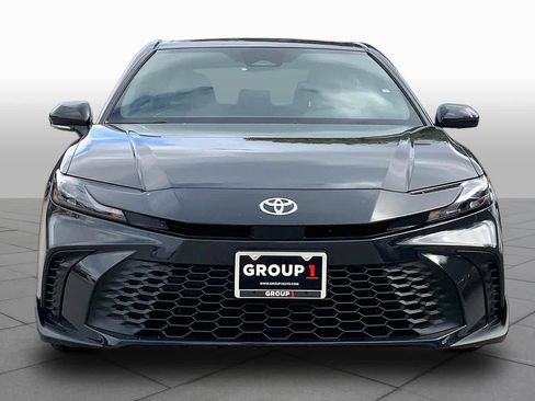 Used 2025 Toyota Camry SE FWD image 4
