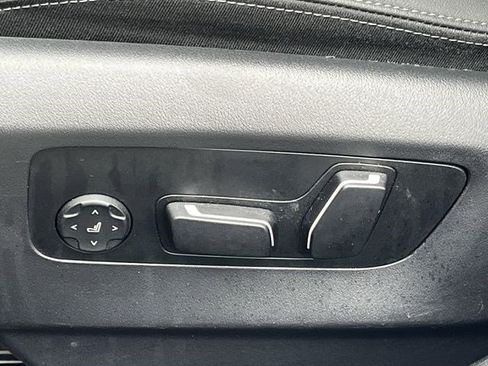 Used 2025 BMW i5 eDrive40i RWD image 19