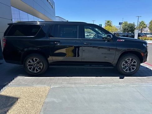 Used 2021 Chevrolet Suburban Z71 w/ Luxury Package AWD/4WD image 4