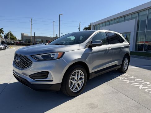 Used 2023 Ford Edge SEL image 7