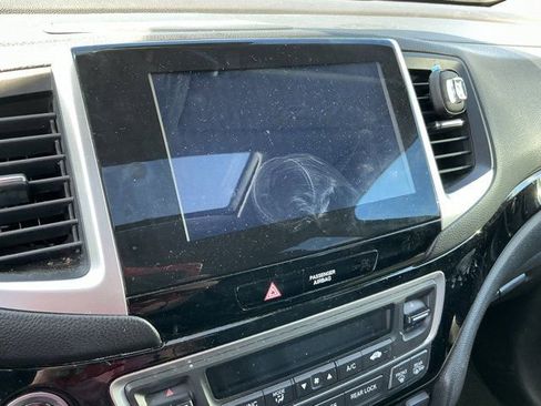 Used 2016 Honda Pilot Touring image 25