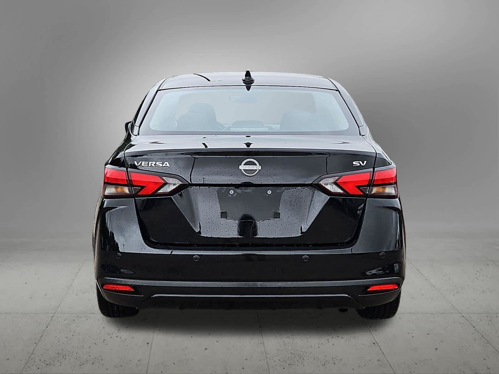 Used 2024 Nissan Versa SV FWD image 5