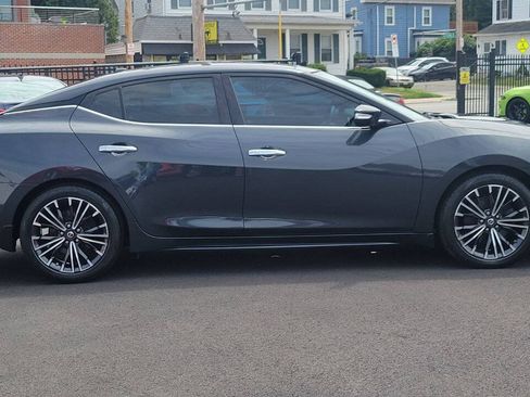 Used 2017 Nissan Maxima Platinum FWD image 5