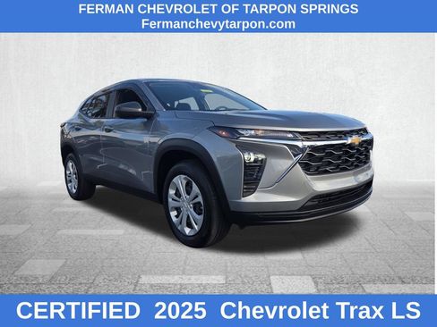 Used 2025 Chevrolet Trax LS w/ Driver Confidence Package FWD image 1
