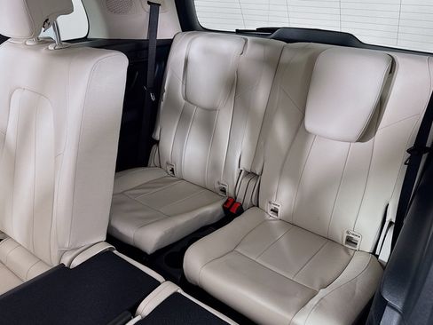 Used 2023 Mercedes-Benz GLB 250 4MATIC image 9