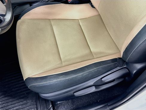 Used 2018 Toyota RAV4 XLE FWD image 19