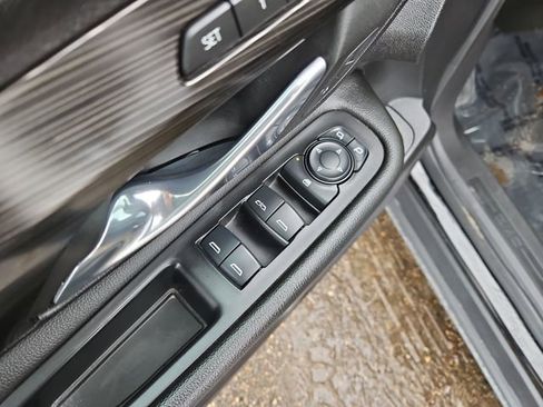 Used 2024 GMC Terrain SLT AWD/4WD image 24