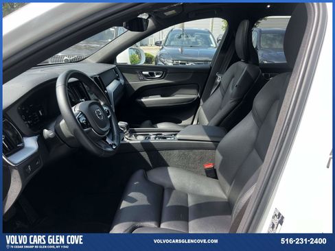 Used 2019 Volvo XC60 T6 Momentum w/ Premium Package AWD/4WD image 14