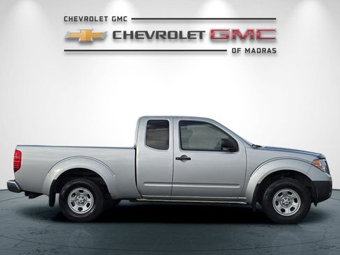 Used 2015 Nissan Frontier S w/ S Preferred Package image 2