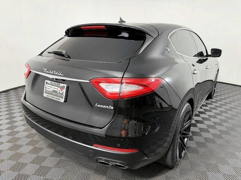 Used 2018 Maserati Levante AWD/4WD image 9