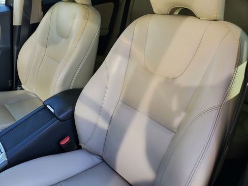 Used 2016 Volvo XC60 T6 w/ Proximity Package image 18