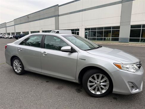 Used 2012 Toyota Camry XLE w/ Leather Pkg FWD image 15