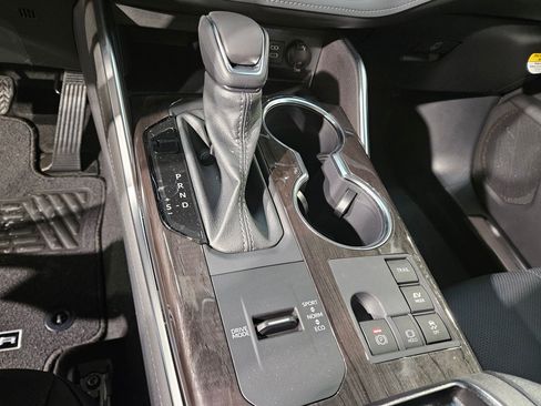 New 2026 Toyota Highlander Platinum AWD/4WD image 19