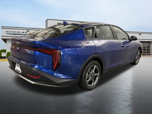Used 2025 Kia K4 LXS image 5