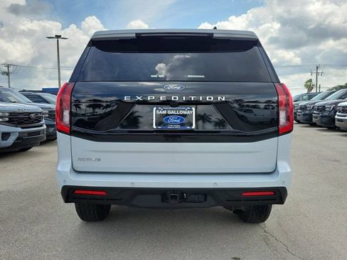 Certified 2025 Ford Expedition Active RWD image 5