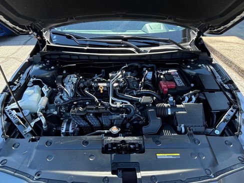 Used 2025 Nissan Altima 2.5 SV image 38