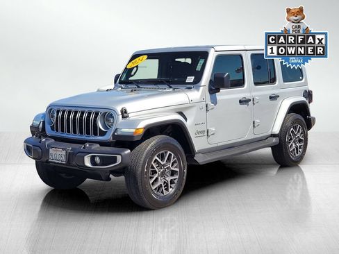 Used 2024 Jeep Wrangler Unlimited Sahara AWD/4WD image 8