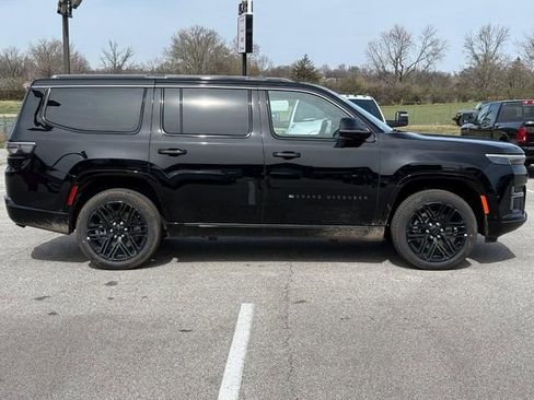 New 2026 Jeep Grand Wagoneer Limited AWD/4WD image 2