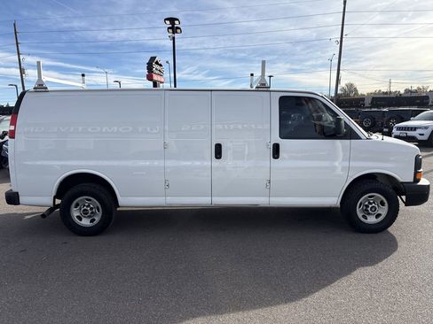 Used 2015 GMC Savana 3500 Extended image 6