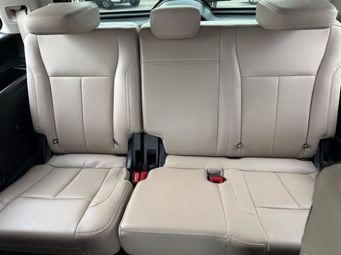 Used 2023 Ford Expedition XLT AWD/4WD image 16