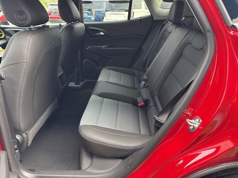 New 2026 Chevrolet Trax LT image 7
