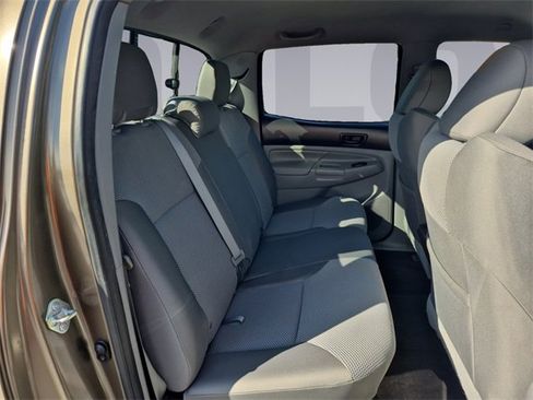 Used 2014 Toyota Tacoma 4x4 Double Cab w/ TRD Off-Road Package image 18