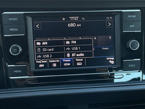 Used 2024 Volkswagen Jetta S image 30