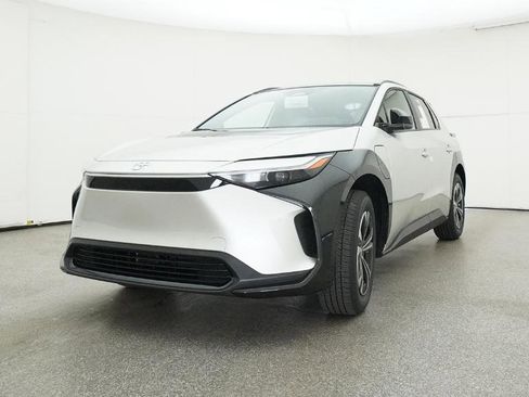 New 2025 Toyota bZ4X FWD image 9