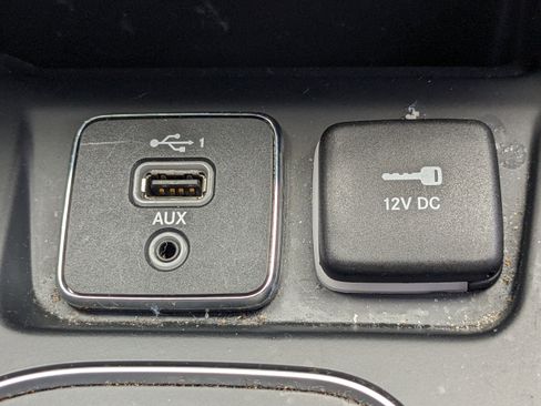 Used 2021 Jeep Cherokee Latitude Lux w/ Comfort/Convenience Group image 27