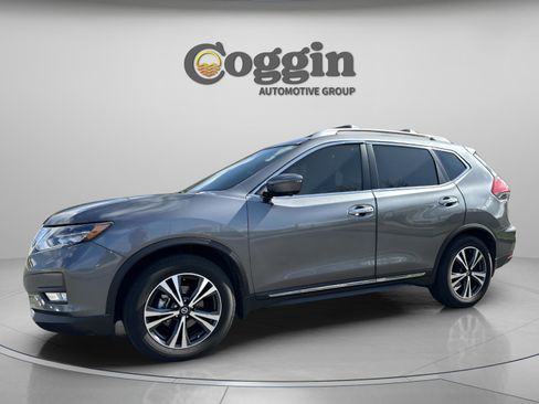 Used 2017 Nissan Rogue SL w/ SL Premium Package image 2