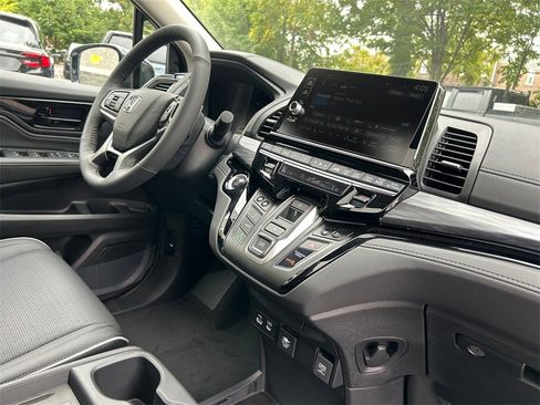 New 2026 Honda Odyssey Elite image 18