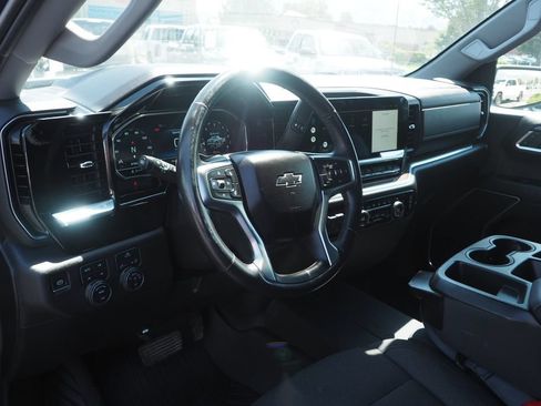 Used 2022 Chevrolet Silverado 1500 RST AWD/4WD image 13
