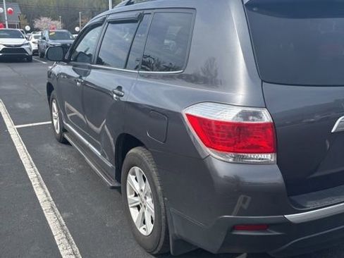 Used 2013 Toyota Highlander SE image 4