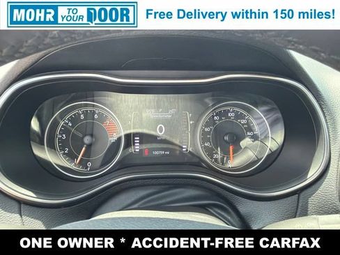 Used 2019 Jeep Cherokee Latitude Plus w/ Cold Weather Group AWD/4WD image 17