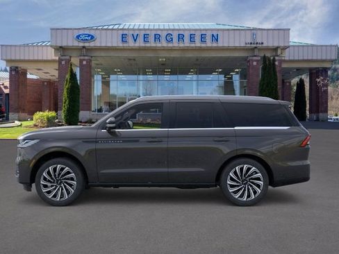 New 2025 Lincoln Navigator Black Label AWD/4WD image 3