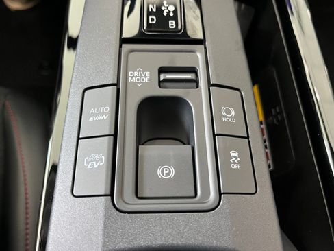New 2026 Toyota Prius Plug-In Hybrid FWD image 27