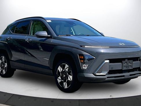 Used 2024 Hyundai Kona SEL w/ Convenience Package AWD/4WD image 2