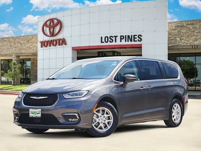 Used 2023 Chrysler Pacifica Touring-L