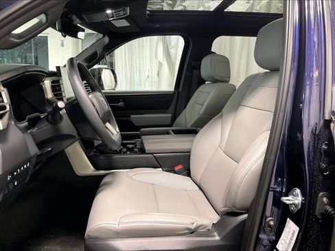 Used 2025 Toyota Tundra Limited AWD/4WD image 10