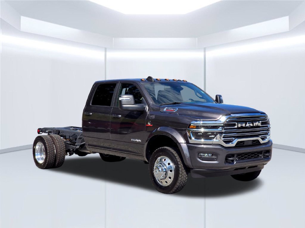 New 2026 RAM 4500 4x4 Crew Cab DRW w/ Laramie Trim Package image 13