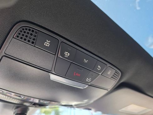 Used 2020 Mercedes-Benz C 300 Sedan image 39