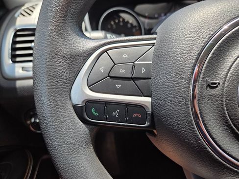 Used 2018 Jeep Compass Sport FWD image 28