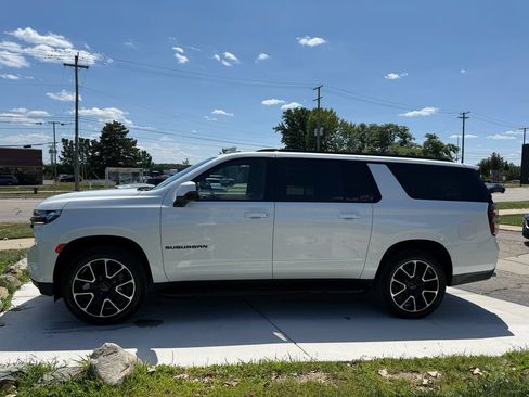 Used 2023 Chevrolet Suburban RST w/ Sport Performance Package AWD/4WD image 2