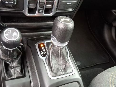 Used 2025 Jeep Wrangler Unlimited Sahara w/ Safety Group image 16