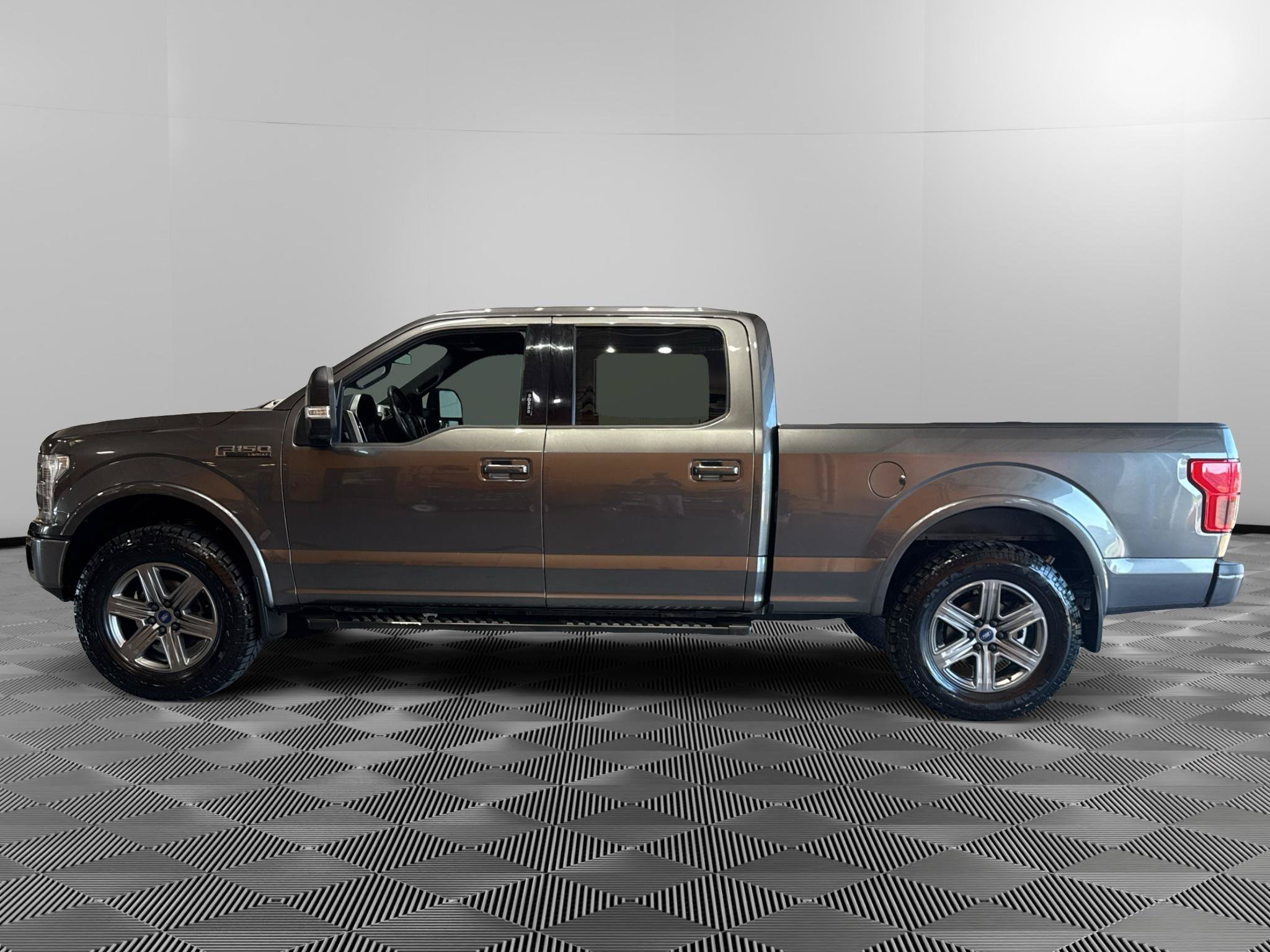 Used 2020 Ford F150 Lariat w/ Equipment Group 502A Luxury AWD/4WD image 2