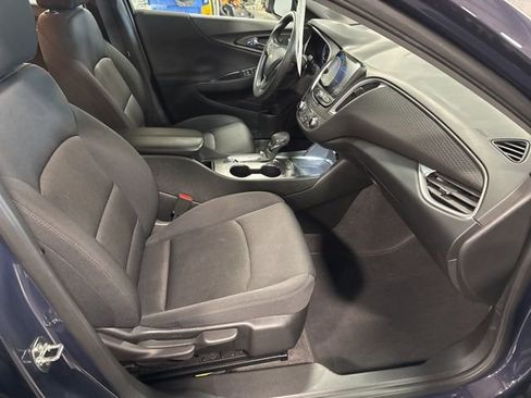 Used 2025 Chevrolet Malibu LT image 37